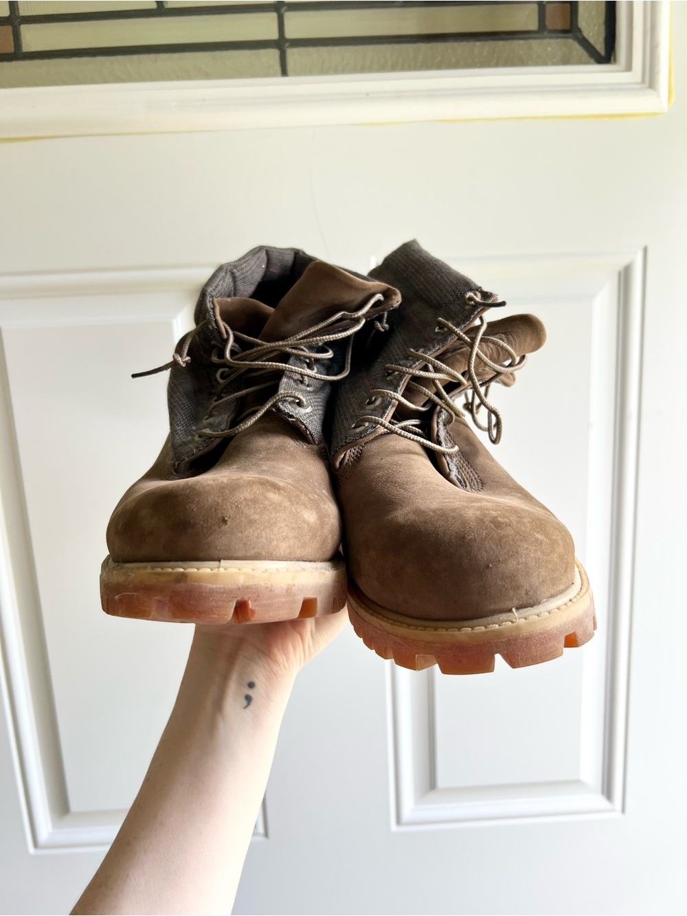 Timberland Roll Top Leather Lace Up Boots in Plaid Top - Picture 3 of 8
